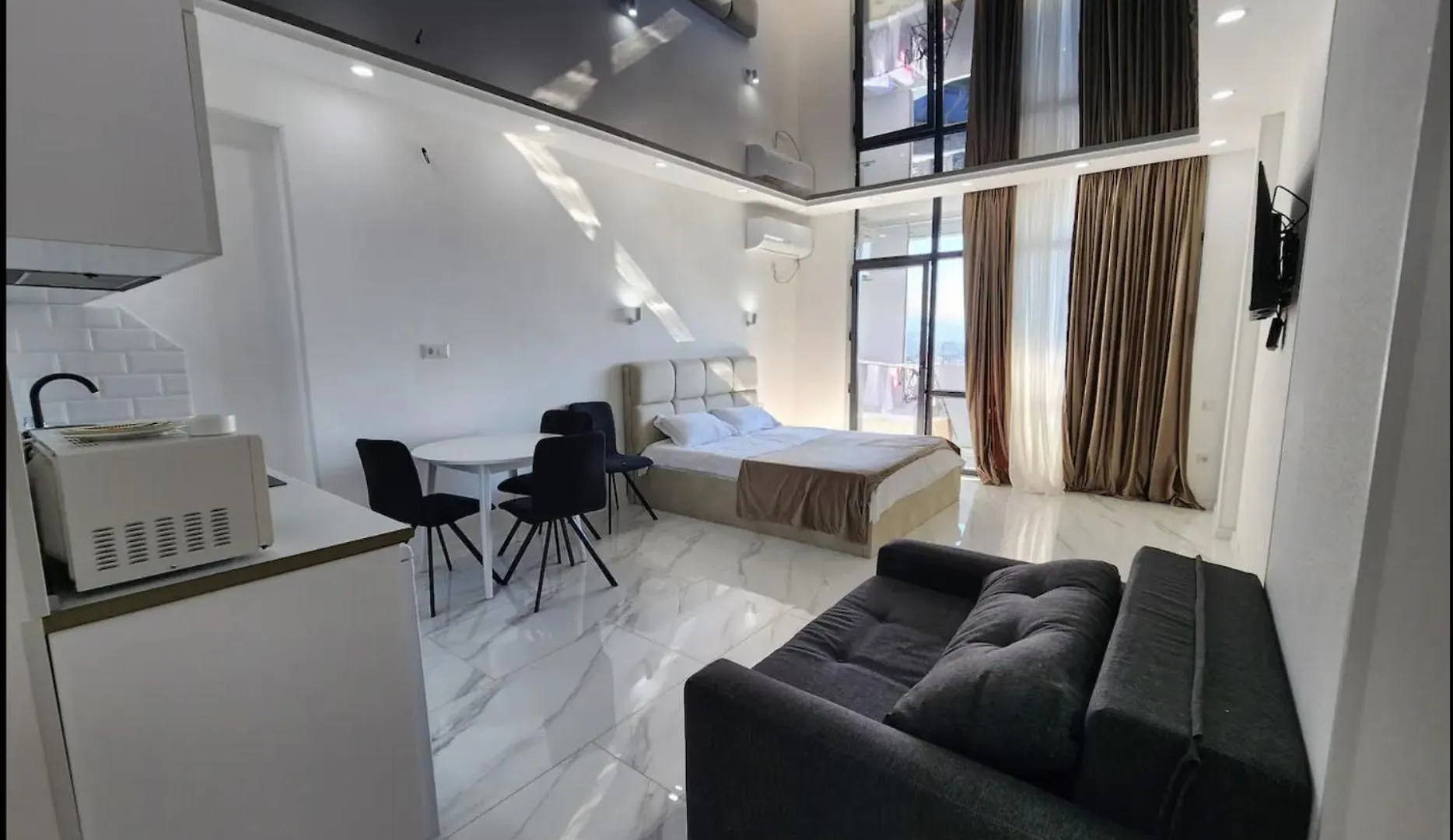Lela Apartment Angisa
