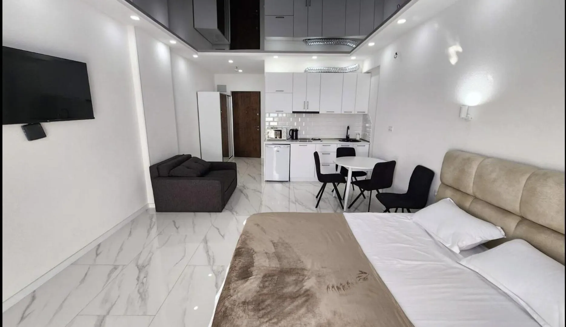 Lela Apartment Angisa