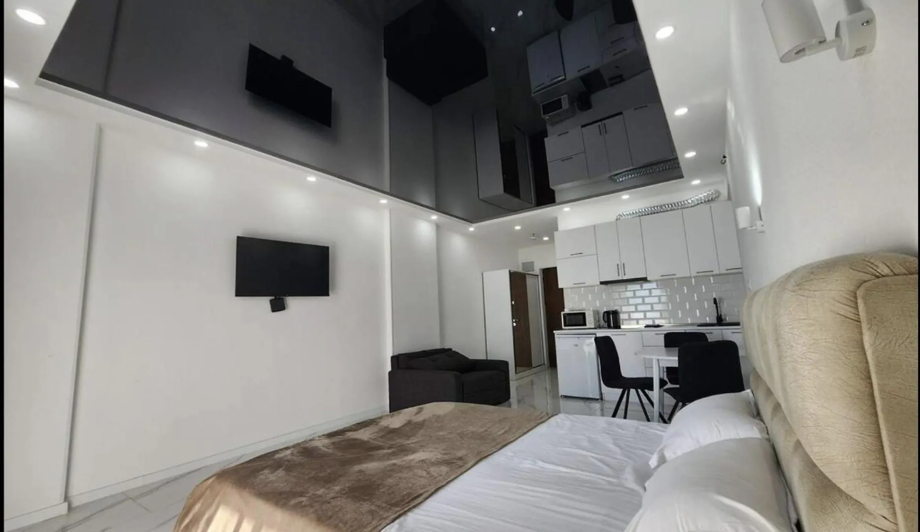 Lela Apartment Angisa 0*,