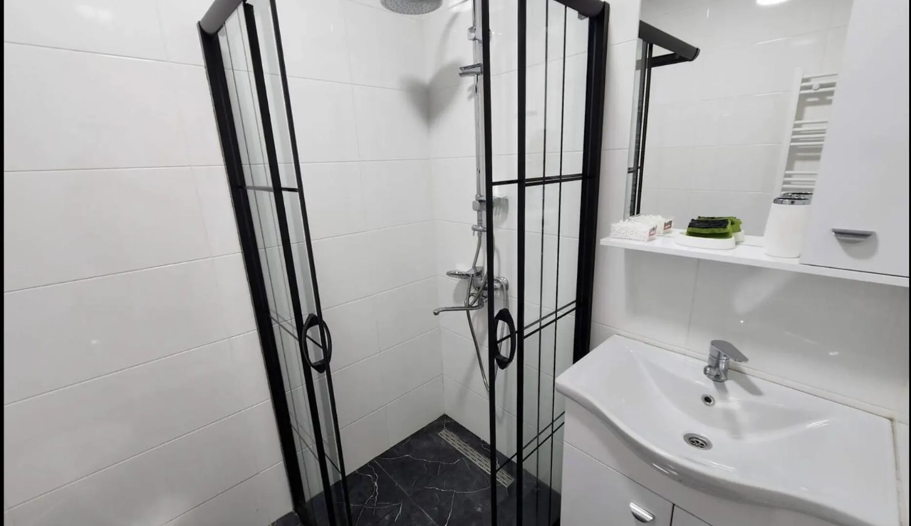 Lela Apartment Angisa