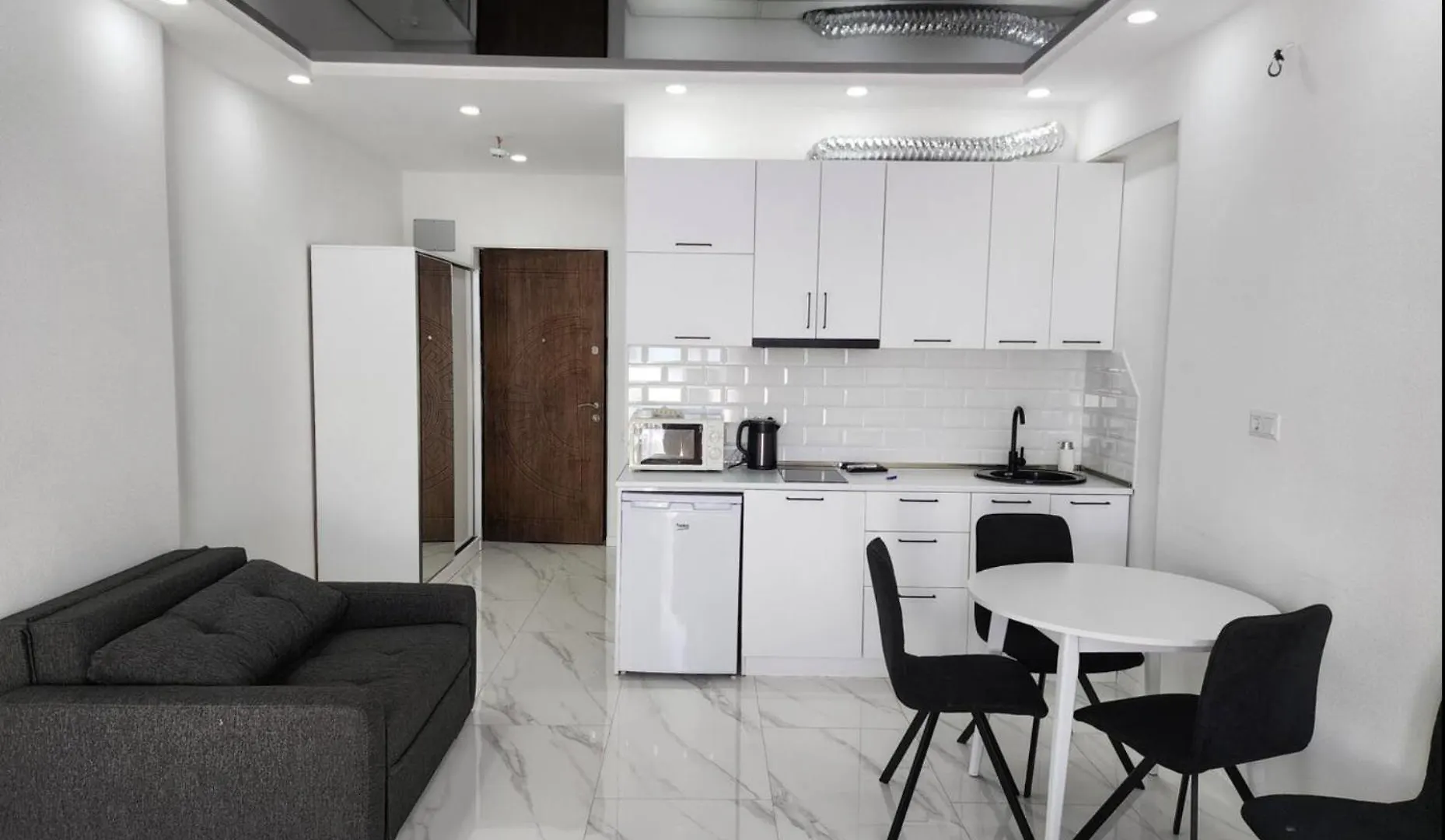 Lela Apartment Angisa